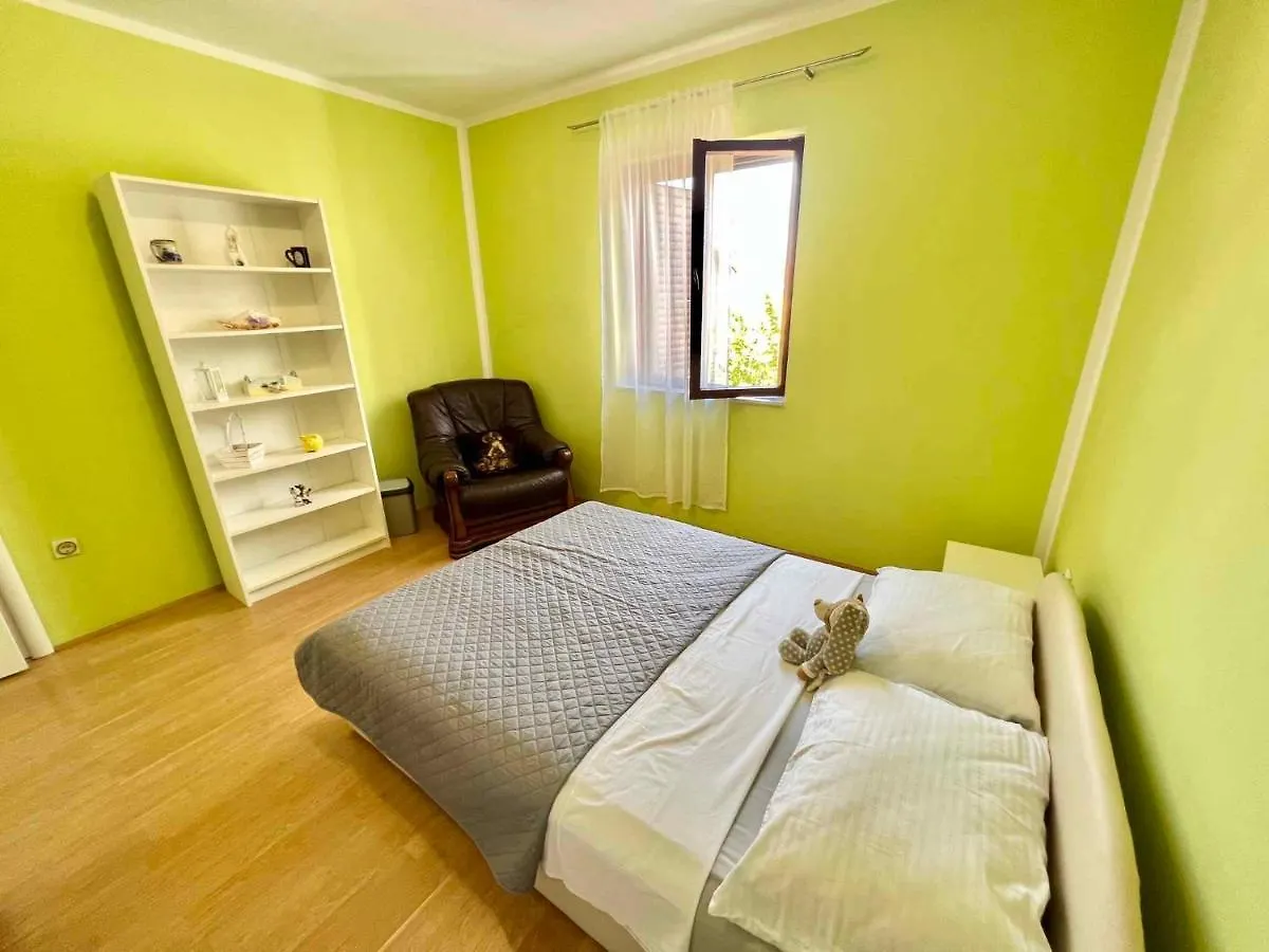 Apartment In Crikvenica 44148