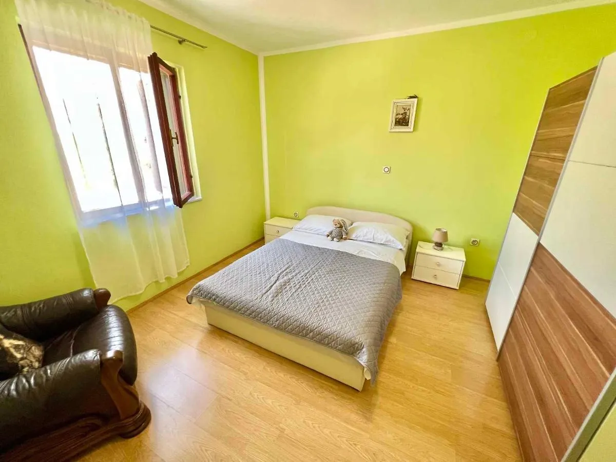 Apartment In Crikvenica 44148