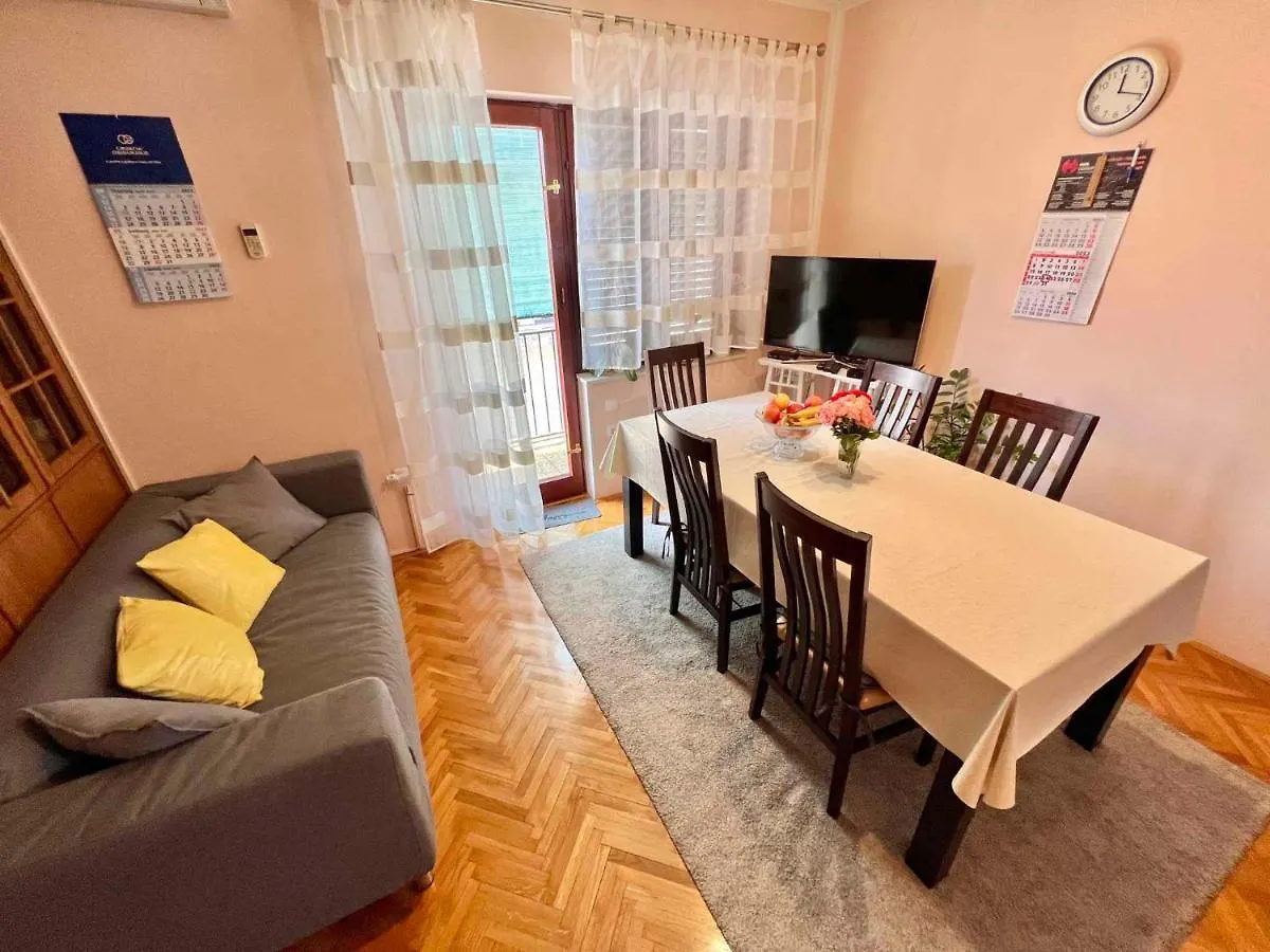 Apartment In Crikvenica 44148